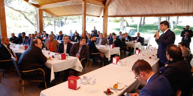 Belediye Başkanı Fadıloğlu Spor Camiası İle Buluştu