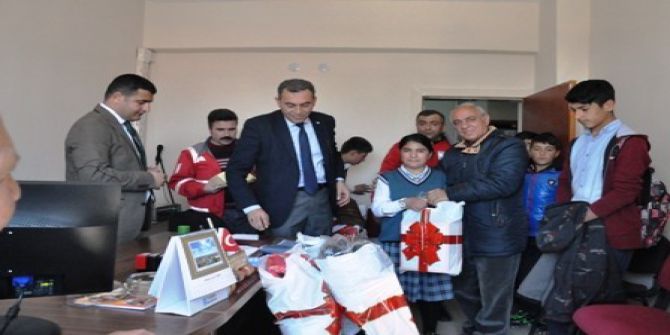 Kızılaydan Öğrencelere Destek