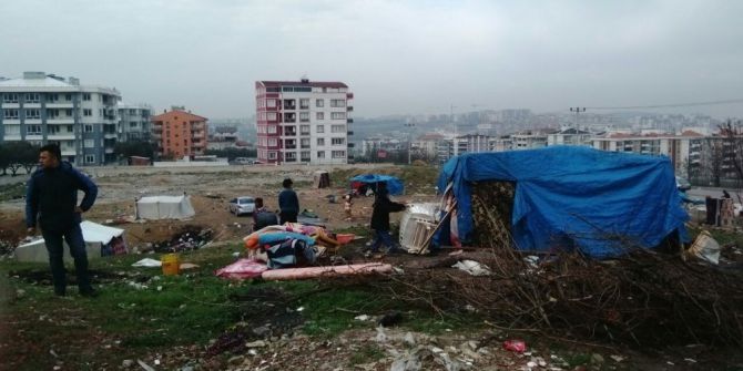 Toplu Konut Bölgesindeki Göçebe Çadırları Kaldırıldı