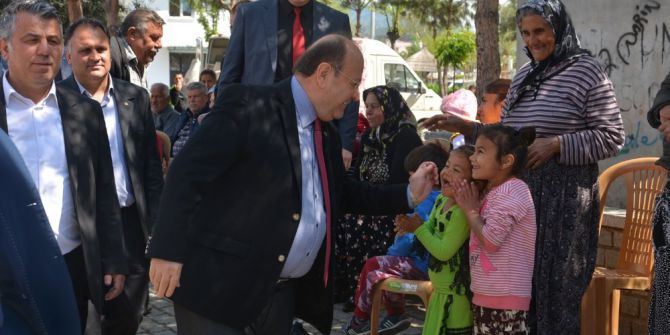 Romanlar Gününde Başkan Özakcan’a Sevgi Seli