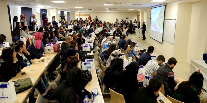 İş Adamları Hkü Öğrencilerinin Kariyer Planlarına Destek Oluyor