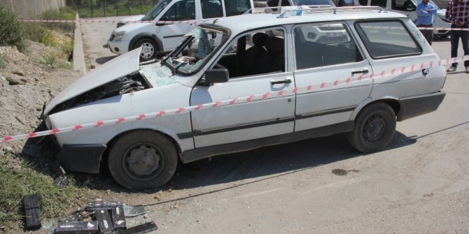 Kaza Yaptı Öldü, Aracından Kaçak Sigara Çıktı