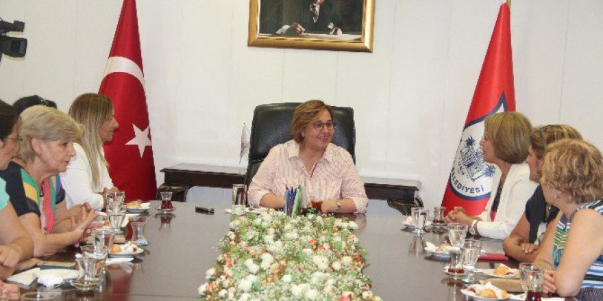 Chp’li Kadınlardan ’Demokrasi Mitingi’ne Videolu Davet