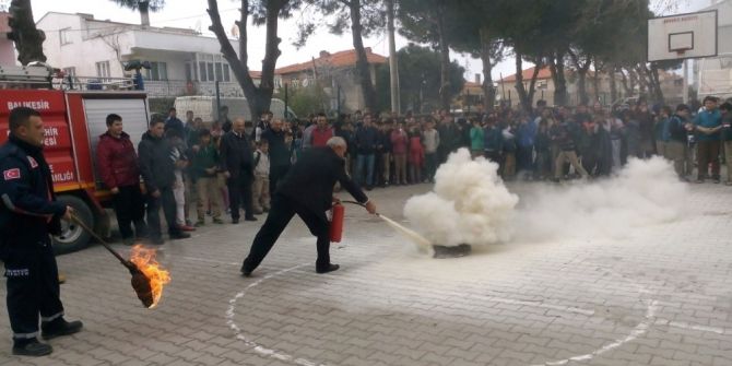 Hürriyet Ortaokulunda Yangın Ve Deprem Tatbikatı