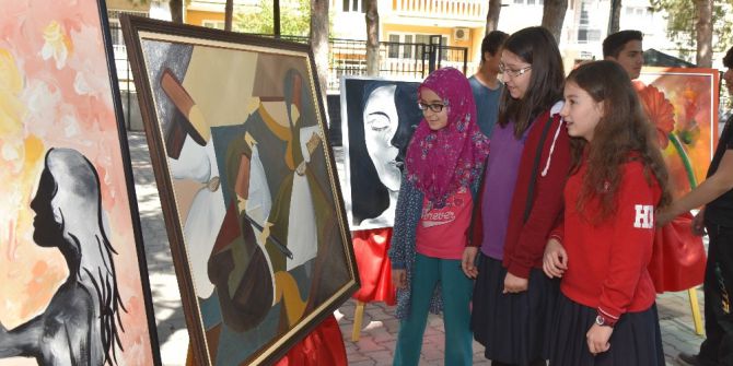 Ortaokul Öğrencilerinden Örnek Davranış