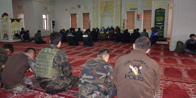 Yüksekova’da Şehit Polisler İçin Mevlit Okutuldu