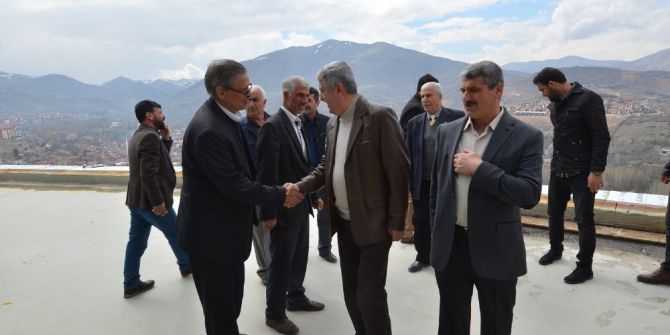 Yerli Ve Yabancı Turistler İçin Başlatılan Yeşilyurt Kent Parkı Yapımı Sürüyor