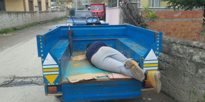 Uyuşturucu Bağımlısı Genç Tarım Aracında Baygın Bulundu