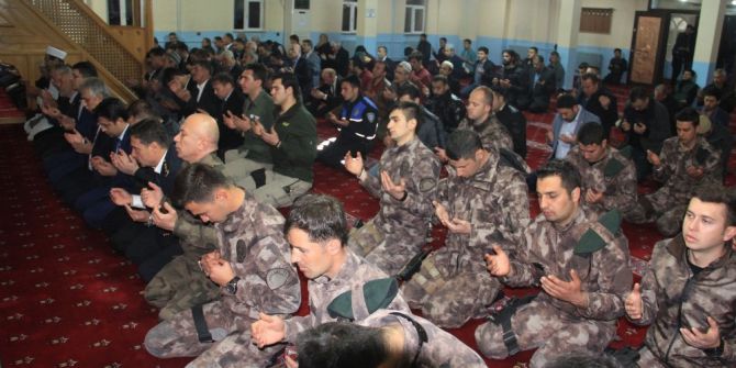 Hakkari’de Şehitler İçin Mevlit Okutuldu