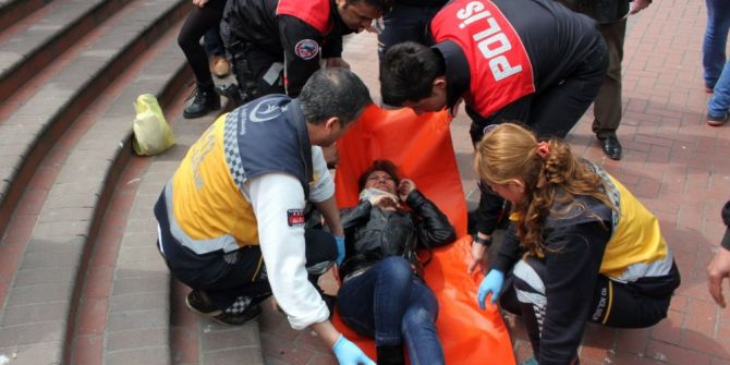 Merdivenden Düşen Kadın Yaralandı