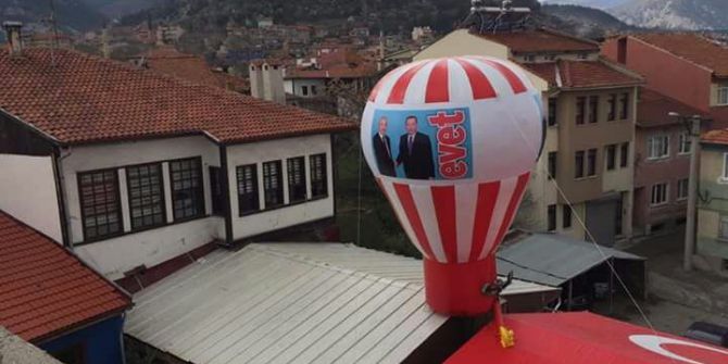 İş Yerinin Çatısına ’Evet’ Pankartından Sonra Şimdi De ’Evet’ Balonu