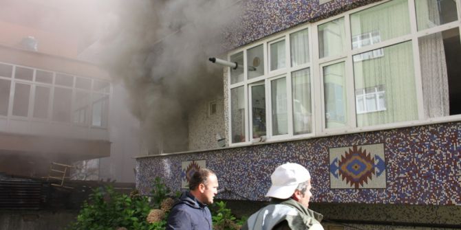 Yanan Eve Giren Anne 4 Çocuğunu Kurtardı