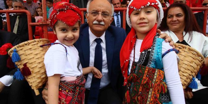 Bayraklı’da 23 Nisan’a Özel Derya Uluğ Konseri