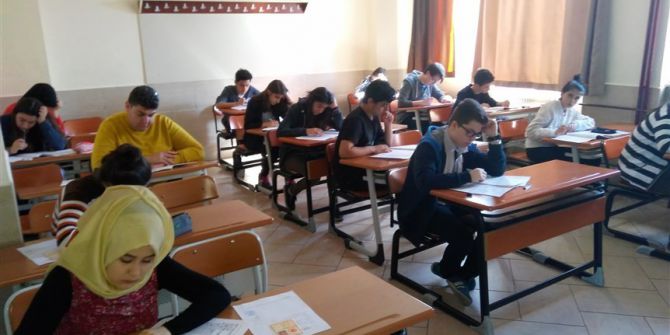 Edremit’te Edebiyat Rüzgarları Esiyor