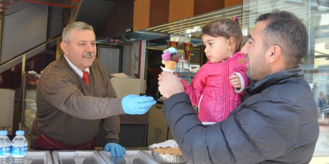Makedonya’dan Gelen Brownika Dondurması Yaza Damga Vuracak
