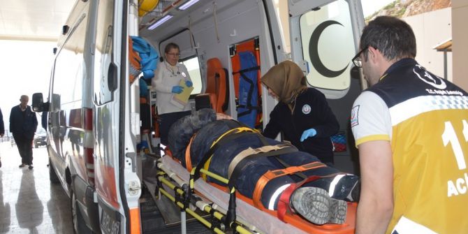 Motosiklet Kamyonla Çarpıştı: 1 Yaralı