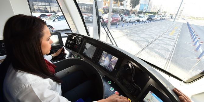 Karşıyaka’da Tramvayı Seferleri Başladı