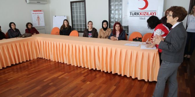 Hasta Ve Yaşlılara Eğitimli Bakıcılar