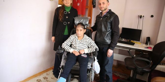 13 Yaşındaki Ebru’nun Üzüntüsünü Büyükşehir Sona Erdirdi