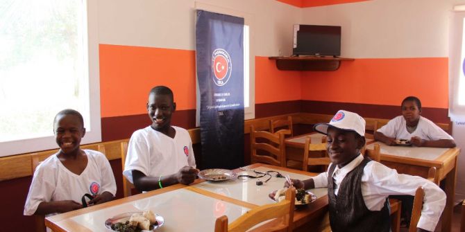 Tika, Kamerun’daki Kimsesiz Çocukların Yüzünü Güldürdü