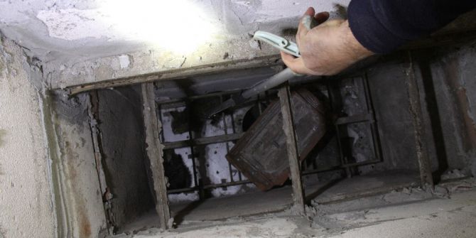 Annelerinin Bacaya Sakladığı Yavru Kedileri İtfaiye Kurtardı