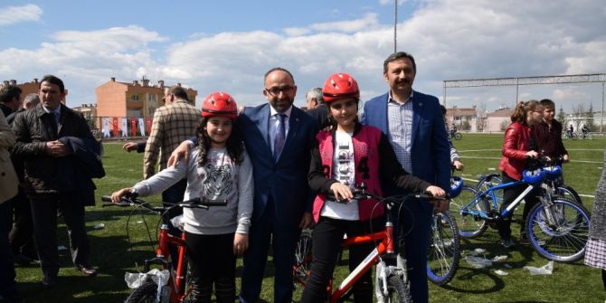 Kartepeli Çocuklar Bisikletlerine Kavuştu