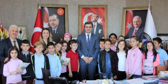 Başkan Yemenici Konuk Öğrencilerin Sorularını Yanıtladı