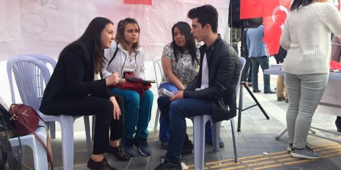 Başkan Özlem Yalçın, ’Evet’ Çadırlarında Vatandaşlarla Buluştu