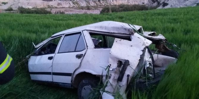 Otomobil Şarampole Yuvarlandı: 1 Ölü, 2 Yaralı