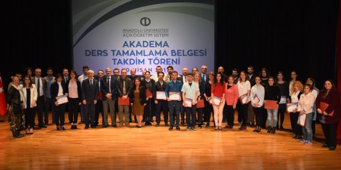 Akadema Ders Tamamlama Belgesi Takdim Töreni Gerçekleştirildi