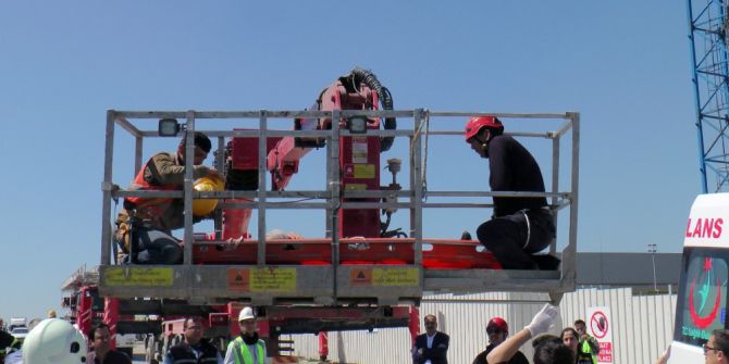 60 Metre Yüksekte Kalp Krizi Geçiren Şahıs 2 Saatlik Çalışma İle Kurtarıldı