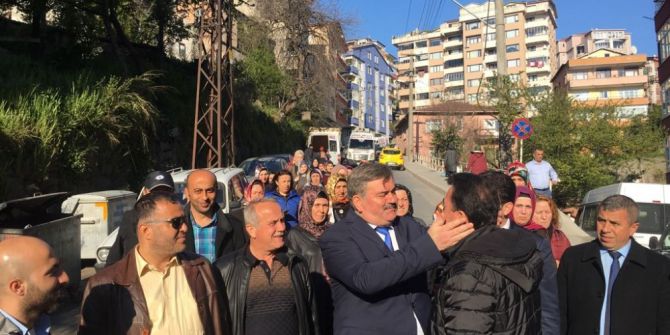 Çaturoğlu Ve Çakır Kapı Kapı Dolaşıp ‘Evet’e Destek İstedi