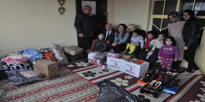 Kızılaydan ‘Kelebek Hastası’ Kardeşlere Yardım