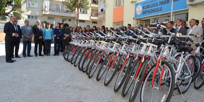 Okul Birincileri Bisikletle Ödüllendirildi