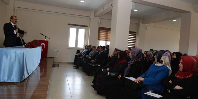 Vali Yavuz Kur’an Öğreticileriyle Buluştu