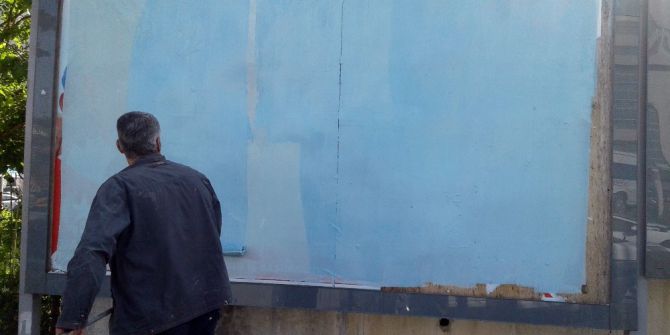 Mersin’de Reklam Panolarına Yapıştırılan İzinsiz İlanlara Suç Duyurusu