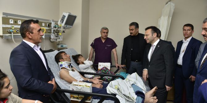 Vali Aksoy Patlamada Yaralanan Vatandaş Ve Polisleri Ziyaret Etti