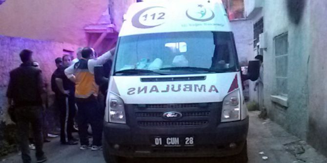 Anne Ve 3 Çocuğu Yedikleri Yemekten Zehirlendi