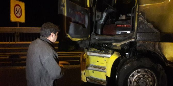 Palet Yüklü Tırda Seyir Halindeyken Yangın Çıktı