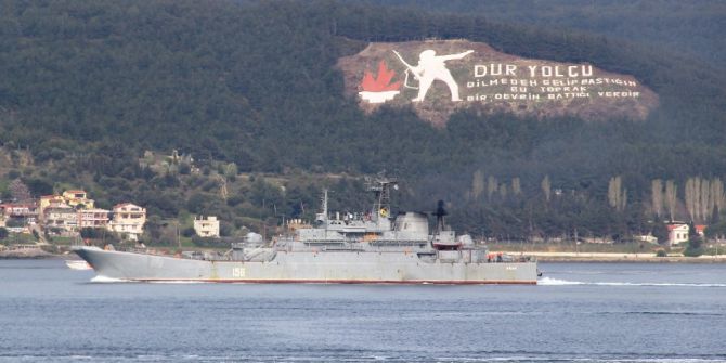 Rus Savaş Gemisi Çanakkale Boğazından Geçti