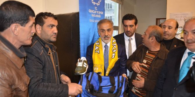İş Adamı Ergün’den Bin Sporcuya Malzeme Desteği