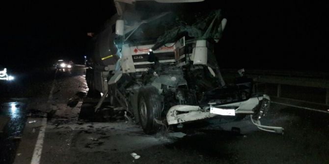 Yakıt Dolu Tanker Tır’a Arkadan Çarptı; 1 Yaralı