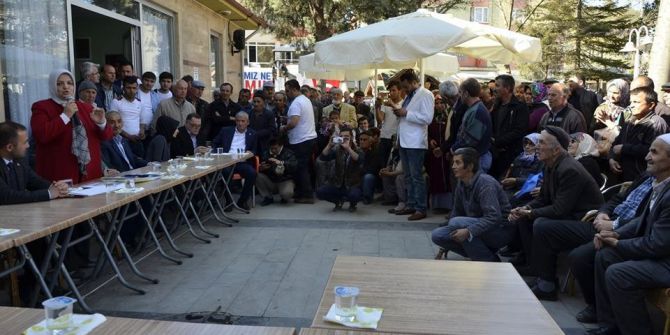 Yığılca Vekilini Bağrına Bastı