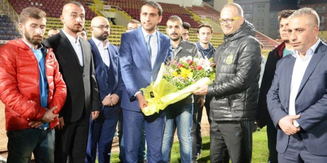Ülkücülerden Evkur Yeni Malatyaspor’a Destek