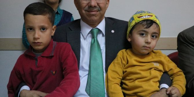 Türk Kızılayından Adana’da Yaşayan Filistinlilere Yardım