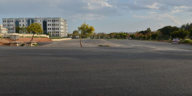 Konyaaltı Belediyesi’nden Aü’ye Sıcak Asfalt