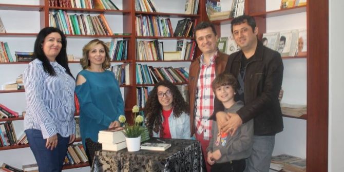 Genç Yazar Begüm Uysal, İstanbul’da Kitaplarını İmzaladı