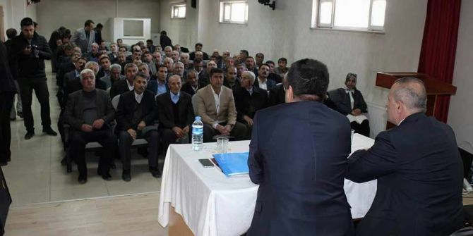 Çaldıran’da Muhtarlar Toplantısı