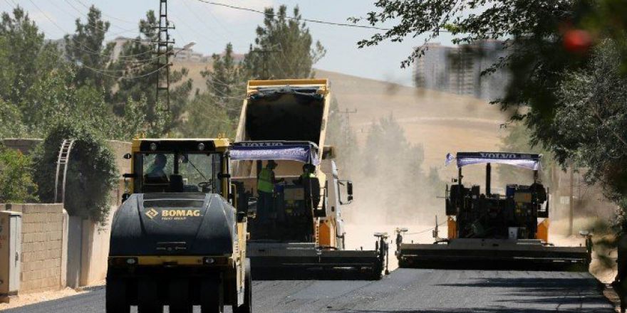 Büyükşehir Yol Genişletme Ve Asfaltlama Çalışmalarına Devam Ediyor