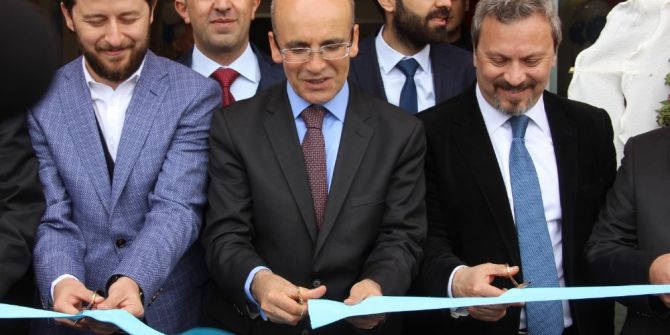 Başbakan Yardımcısı Mehmet Şimşek, Gaziantep’te Beyaz Eşya Mağazasının Açılışını Yaptı